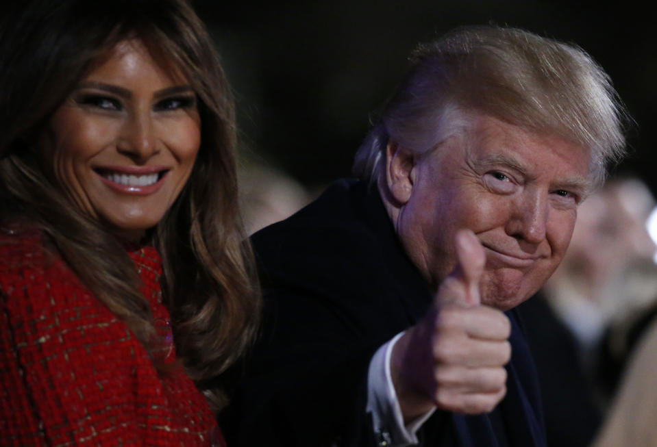 Trump lights the National Christmas Tree