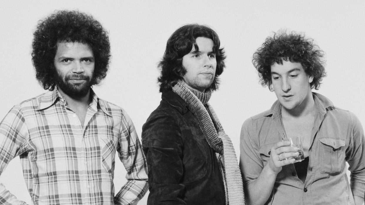 Bobby Tench (left) with The Streetwalkers in 1975. 
