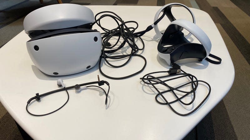 Sony PSVR 2 with pack-in material