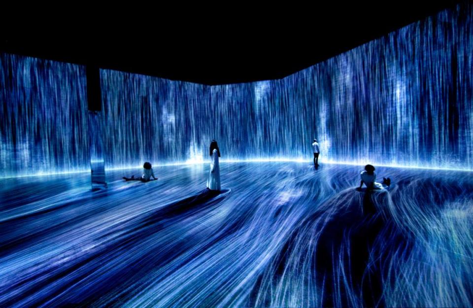 ‘Universe of Water Particles, Transcending Boundaries’, 2017, by teamLab, part of the Superblue exhibit.