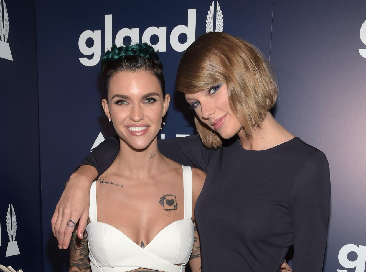 Ruby Rose and Taylor Swift at the&nbsp;27th Annual GLAAD Media Awards. (Photo: Jason Kempin via Getty Images)