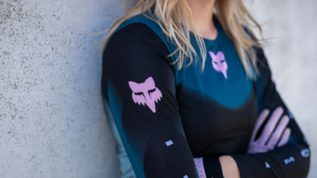 Fox Racing Launches Tahnée Seagrave Kit With 'Eye-Catching Color