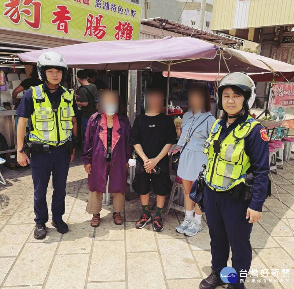 阿嬤參拜廟宇脫隊　警眼尖發現助團圓