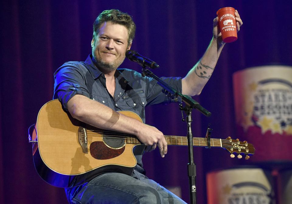 2017: BLAKE SHELTON