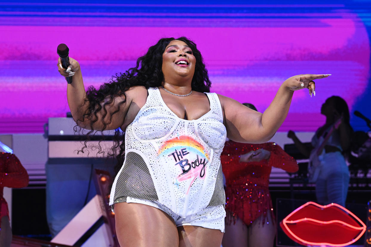 MIAMI BEACH, FLORIDA - DECEMBER 04: Lizzo performs live from Miami Beach at the Platinum Studio for American Express UNSTAGED Final 2021 Performance at Miami Beach EDITION on December 04, 2021 in Miami Beach, Florida. (Photo by Bryan Bedder/Getty Images for American Express)