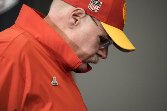 Analysis: Kansas City Chiefs still in AFC West driver's seat despite so  many blunders, butterfingers