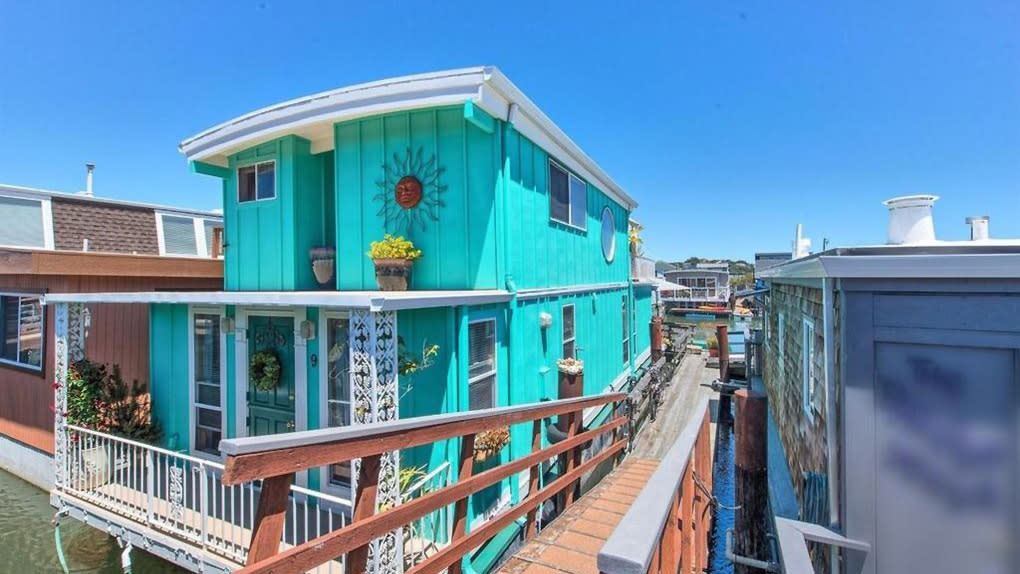 floating house in Sausalito, CA