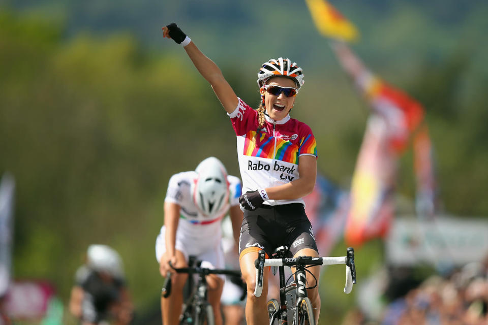 Pauline Ferrand Prevot beats Vos