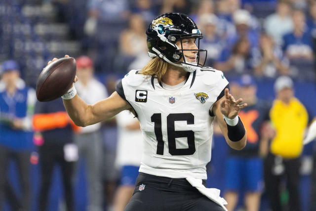 Trevor Lawrence jumps to No.4 in CBS Sports Week 2 QB power rankings