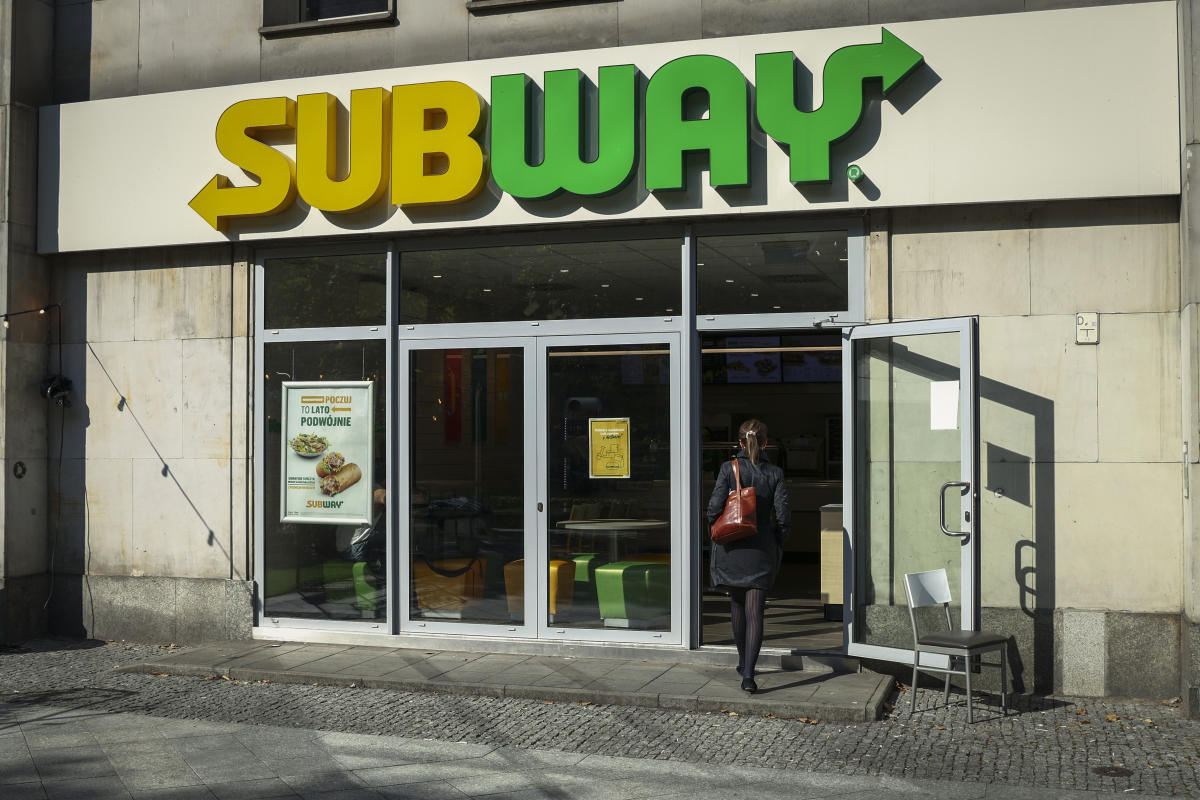 Subway ha registrato un aumento del 12,1% nelle vendite nello stesso negozio mentre la società cerca di esaurirsi per il trimestre