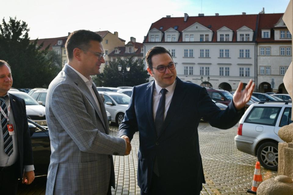 Kuleba with Jan Lipavsky, his Czech counterpart, in Prague on Tuesday (Ukraine Foreign Ministry)