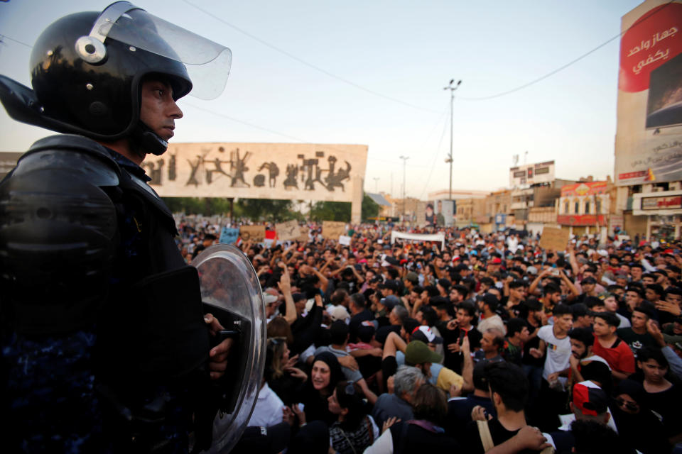 Antigovernment protests rock Basra, Iraq