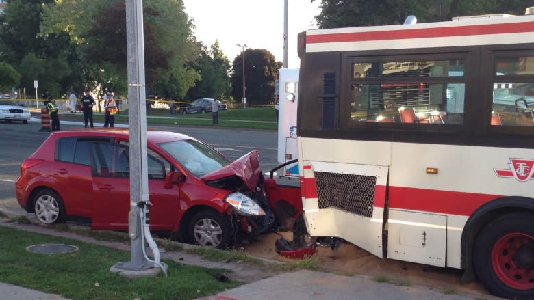 Man, 26, dead after car driven by mother rear-ends TTC bus in Scarborough