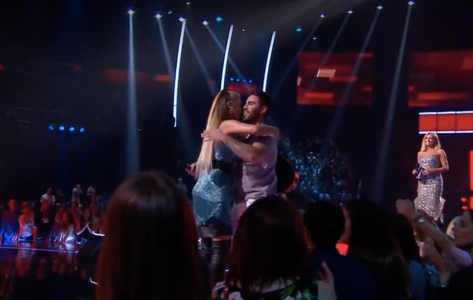 The pair hugged after Tim's performance. Source: The Voice AU / Channel Nine