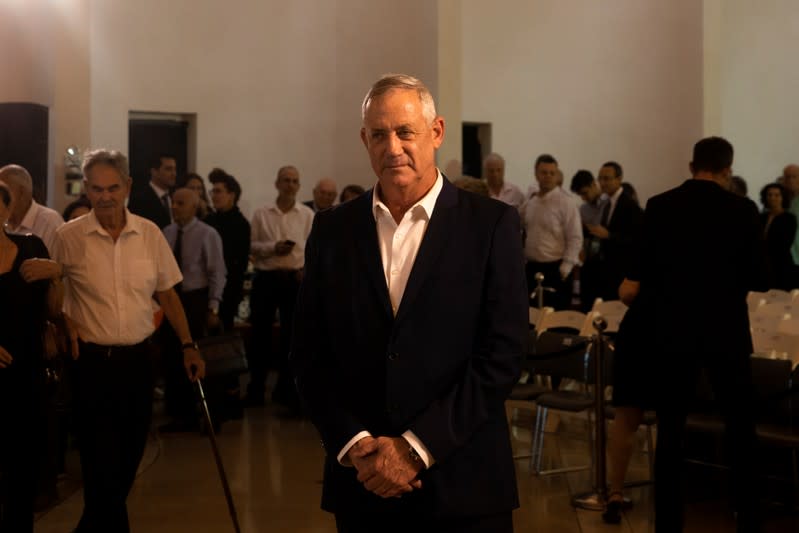 Benny Gantz, leader of Blue and White party pays his respect to former Supreme Court president Meir Shamgar who died on Saturday during a memorial ceremony held at the supreme court in Jerusalem