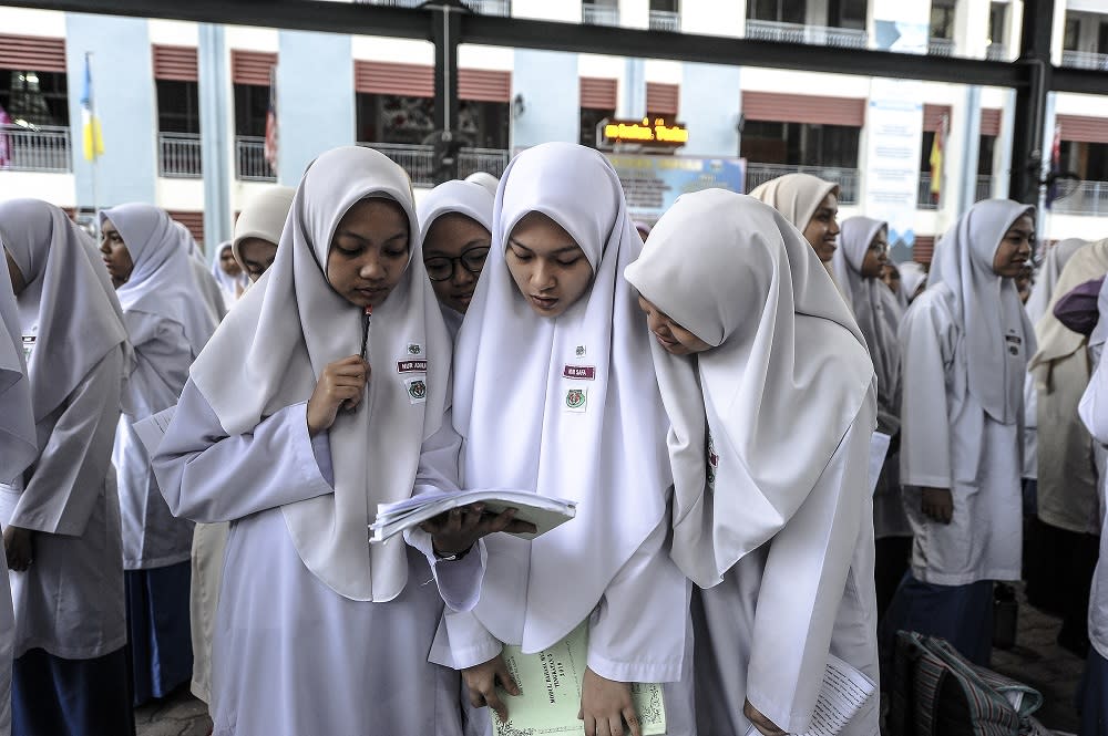 Secondary school students will have the option to choose which subjects they prefer to study from next year onwards. — Picture by Shafwan Zaidon