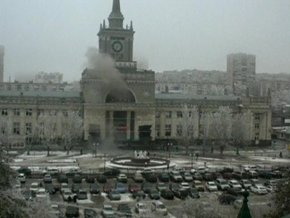 A still image taken from a CCTV footage shows smoke rising after an explosion at a train station in Volgograd December 29, 2013. A female suicide bomber blew herself up in the entrance hall of the Russian train station on Sunday, killing at least 13 people in the second deadly attack in the space of three days as the country prepares to host the Winter Olympics. REUTERS/Reuters TV (RUSSIA - Tags: CRIME LAW DISASTER TRANSPORT) ATTENTION EDITORS - FOR EDITORIAL USE ONLY. NOT FOR SALE FOR MARKETING OR ADVERTISING CAMPAIGNS. THIS IMAGE HAS BEEN SUPPLIED BY A THIRD PARTY. IT IS DISTRIBUTED, EXACTLY AS RECEIVED BY REUTERS, AS A SERVICE TO CLIENTS. NO ARCHIVES. NO SALES