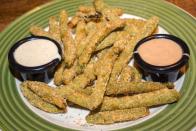 <p>But don't fret! Most of the entrees are prepared morning-of to ensure freshness for the franchise, <a href="https://www.gettyimages.com/detail/news-photo/plates-of-food-from-applebees-restaurant-news-photo/929080484" rel="nofollow noopener" target="_blank" data-ylk="slk:this employee;elm:context_link;itc:0;sec:content-canvas" class="link ">this employee</a> tells us, and the microwaves are only used for certain menu items such as dips and the molten chocolate lava cake.</p>