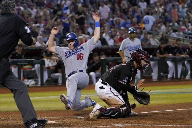 Peralta delivers winning hit against old team, Dodgers top Dbacks