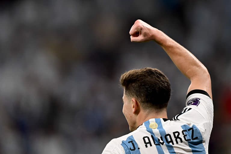 Julián Álvarez volverá a la cancha de River, donde se inició, pero con la camiseta albiceleste