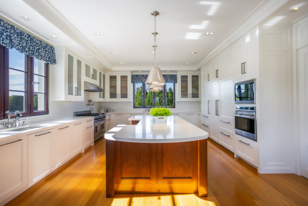 The kitchen inside No. 71. Hedgerow Exclusive Properties