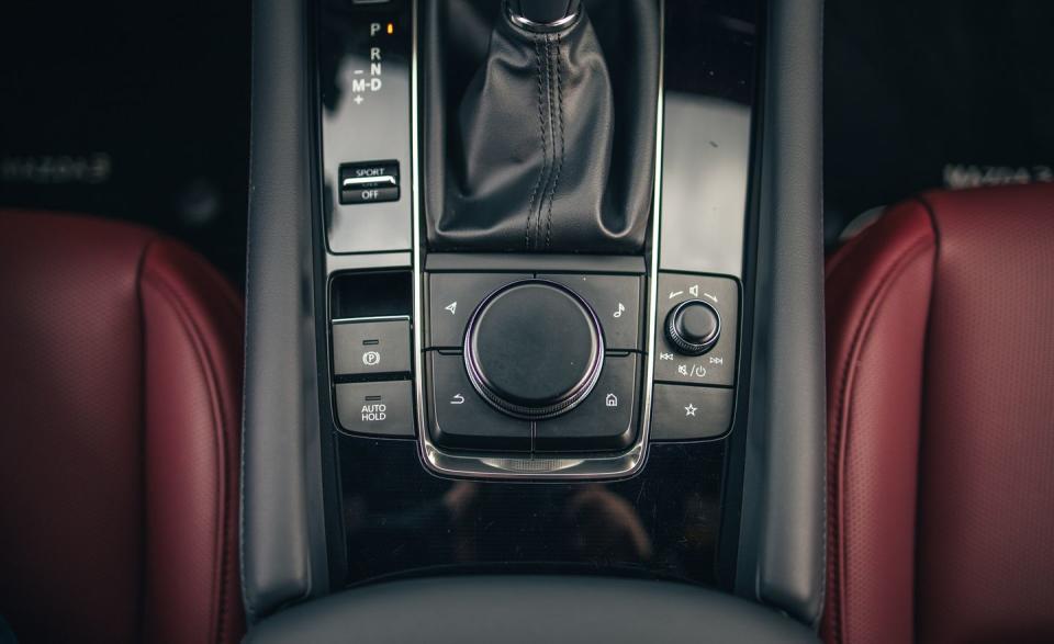 Luxury vehicle, Vehicle, Car, Center console, Gear shift, Personal luxury car, Automotive design, 