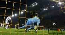 Football Soccer - Borussia Dortmund v Real Madrid - UEFA Champions League group stage - Group F - Signal Iduna Park stadium, Dortmund, Germany - 27/09/16 - Dortmund's Pierre - Emerick Aubameyang scores a goal past Real Madrid's Keylor Navas REUTERS/Kai Pfaffenbach