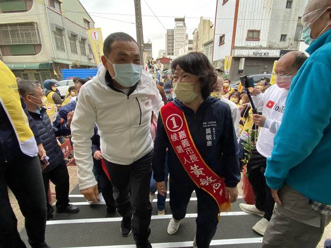 新北市長侯友宜來嘉挺嘉義市長候選人黃敏惠。（廖素慧攝）