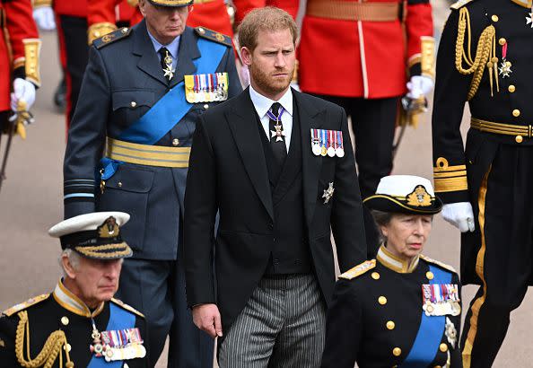 WINDSOR, ENGLAND - SEPTEMBER 19: King Charles III, Prince Richard, Duke of Gloucester, Prince Harry, Duke of Sussex and Anne, Princess Royal arrive at Windsor Castle on September 19, 2022 in Windsor, England. The committal service at St George's Chapel, Windsor Castle, took place following the state funeral at Westminster Abbey. A private burial in The King George VI Memorial Chapel followed. Queen Elizabeth II died at Balmoral Castle in Scotland on September 8, 2022, and is succeeded by her eldest son, King Charles III. (Photo by Leon Neal/Getty Images)