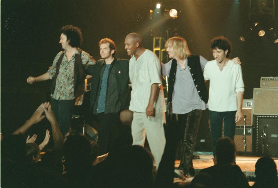 MINNEAPOLIS - SEPTEMBER 10:  Tom Petty and the Heartbreakers (L-R) Mike Campbell, Benmont Tench, Steve Ferrone, Tom Petty and Howie Epstein perform at the Target Center in Minneapolis, Minnesota on September 10, 1995. (Photo by Jim Steinfeldt/Michael Ochs Archives/Getty Images)