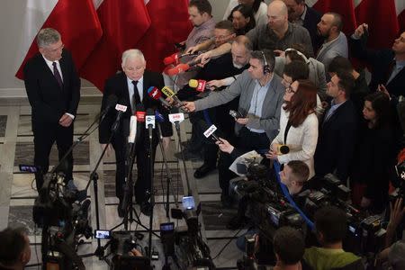 Leader of Law and Justice party Jaroslaw Kaczynski speaks to journalists at the parliament in Warsaw, Poland, January 10, 2017. REUTERS/Slawomir Kaminski/Agencja Gazeta