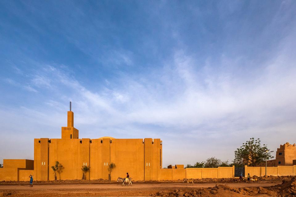 Debut: Atelier Masōmī 
Pictured above: HIKMA, A Religious and Secular Complex in Dandaji, Niger.
Read our profile here.