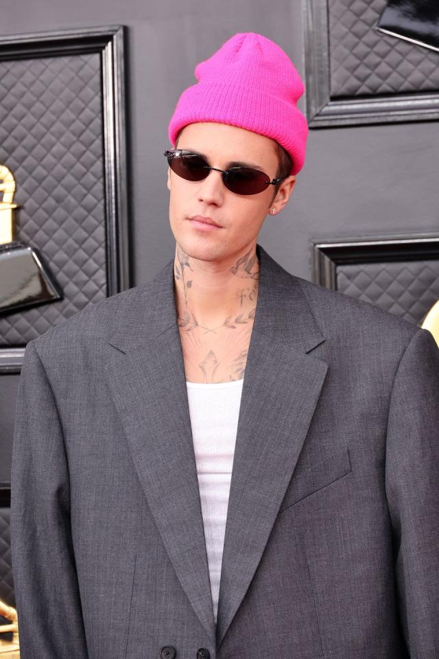 Justin Bieber's Pink Bucket Hat Is the Dash of Sleaze Your 2020