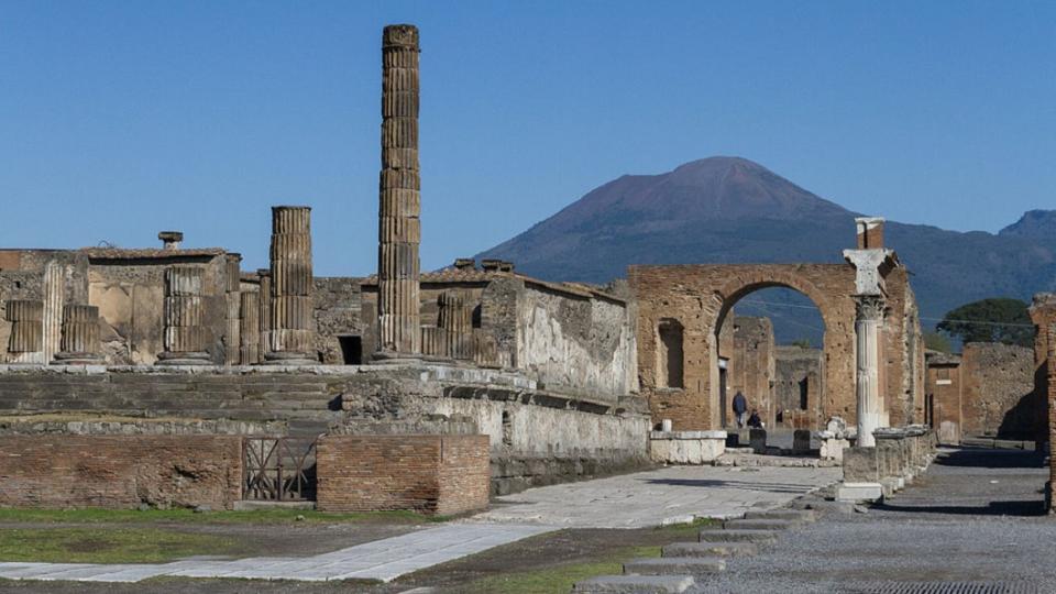 義大利知名的龐貝城，公元79年曾遭到維蘇威火山噴發滅城。（圖／翻攝自維基百科）