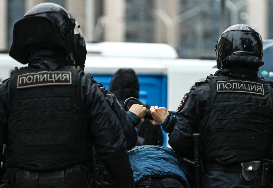 In den vergangenen Tagen kam es in Russland zu Protesten gegen Putins Teilmobilmachung im Ukraine-Krieg: Zahlreiche Demonstranten wurden verhaftet. - Copyright: picture alliance/dpa/TASS/Mikhail Tereshchenko