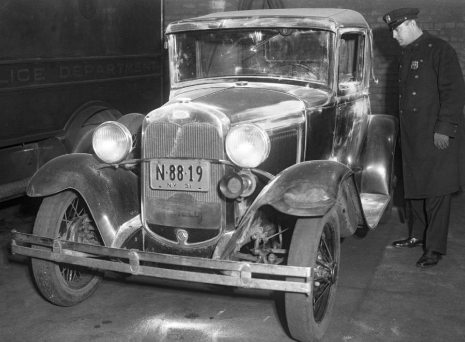 The car in which Gordon was found dead. Bettmann Archive