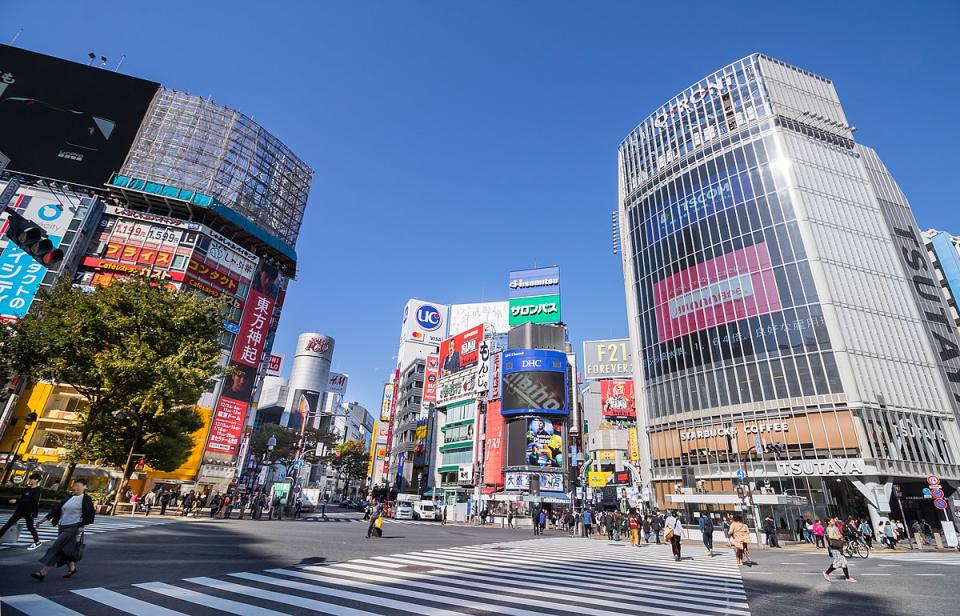 日本3月初新冠肺炎疫情趨緩，但近日確診人數又激增，對此有一篇「日本東京確診數字亮點」的貼文引發熱議。