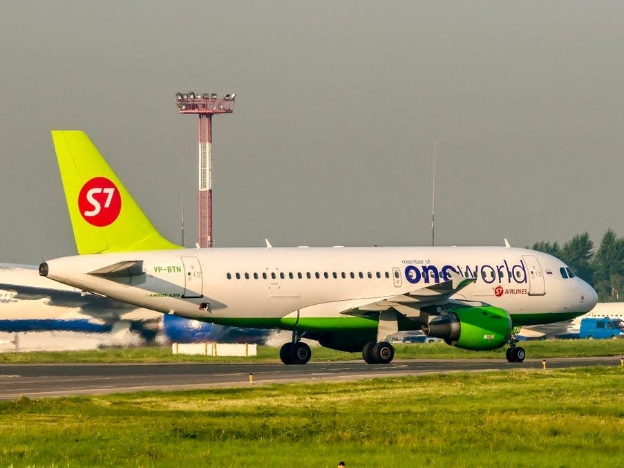 S7 Airlines oneworld livery.