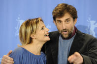 2008, Isabella Ferrari e Nanni Moretti dopo la proiezione di "Caos Calmo" alla Berlinale. (Photo credit should read AXEL SCHMIDT/DDP/AFP via Getty Images).