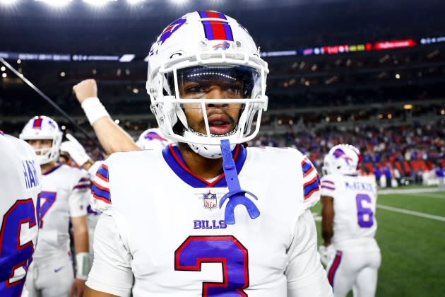 MNF: Bills - Bengals postponed LIVE: Team takes off to Buffalo without  Damar Hamlin