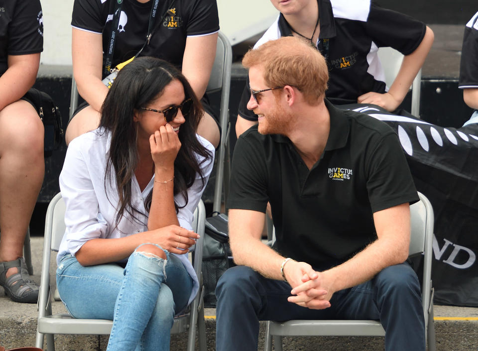 TORONTO, ON - SEPTEMBER 25:  Meghan Markle and Prince Harry attend the Wheelchair Tennis on day 3 of the Invictus Games Toronto 2017 at Nathan Philips Square on September 25, 2017 in Toronto, Canada.  The Games use the power of sport to inspire recovery, support rehabilitation and generate a wider understanding and respect for the Armed Forces.  (Photo by Karwai Tang/WireImage)