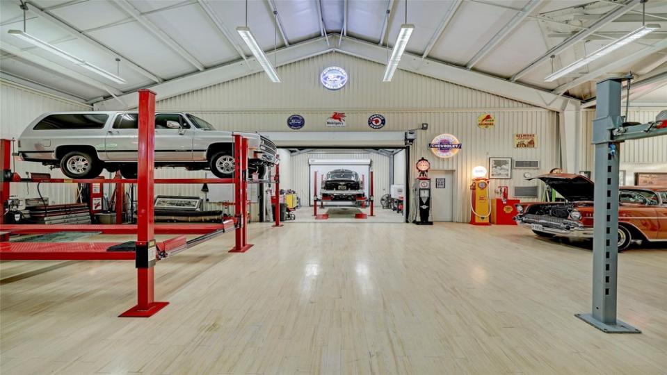 houston estate garage