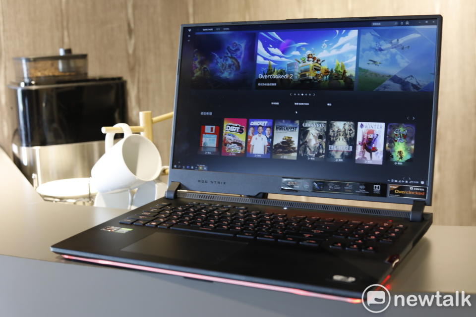 ROG Strix Scar系列最新一代「ROG Strix Scar 17」在今年美國消費電子展CES 2021首度亮相，立刻吸引眾多電競玩家的眼球，已於2021 Q1季度在台灣地區上市發售。   圖：陳耀宗／攝