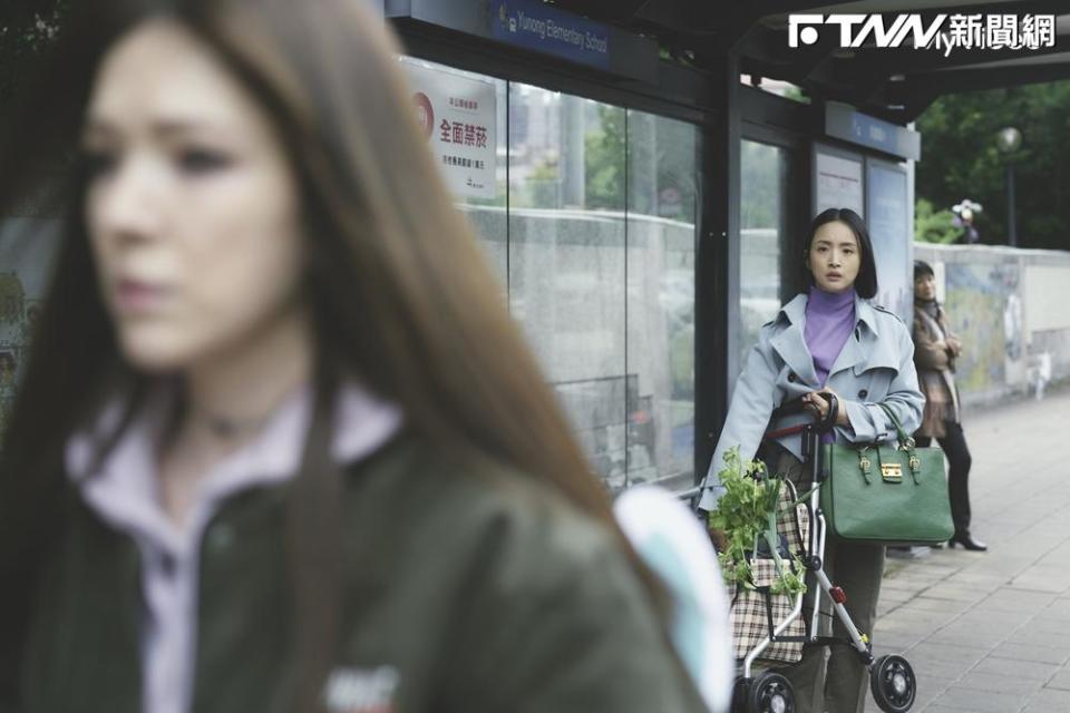 《不夠善良的我們》開播首週2集便揭曉林依晨與許瑋甯在劇中是賀軍翔的前後任女友。 ​​​​​​​（圖／公視、MyVideo提供）