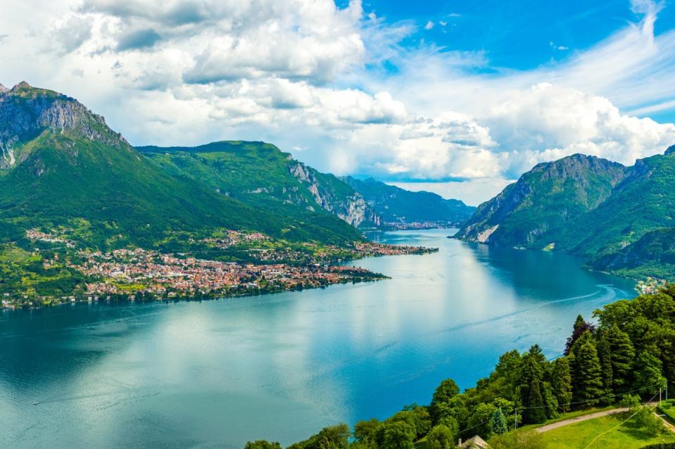 The couple's lakeside cottage sits on Lake Como (Getty Images)