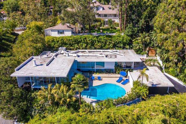 Brad Pitt Los Feliz Home Photos: Pictures of Actor's House