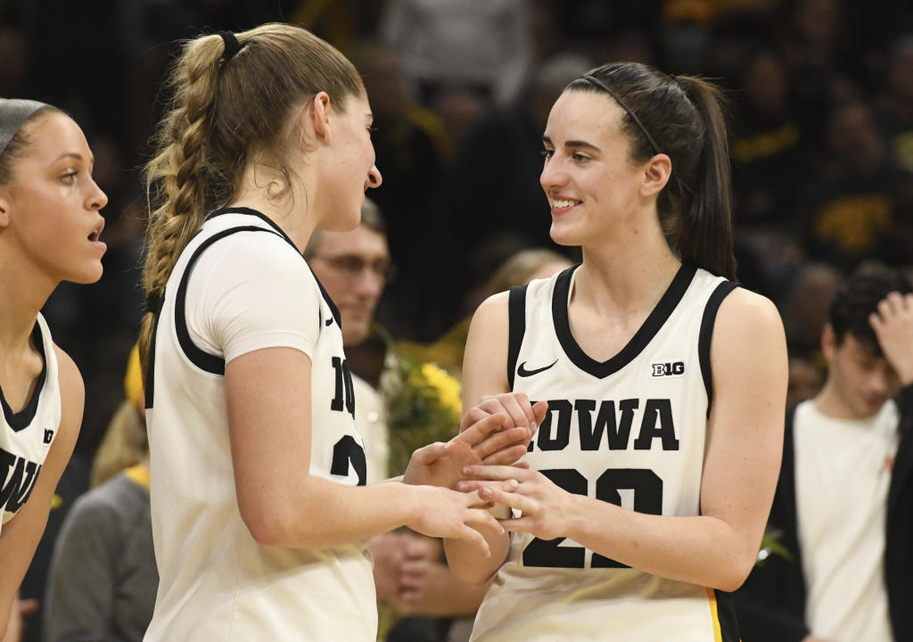 Caitlin Clark breaks Pete Maravich's all-time scoring record: Iowa