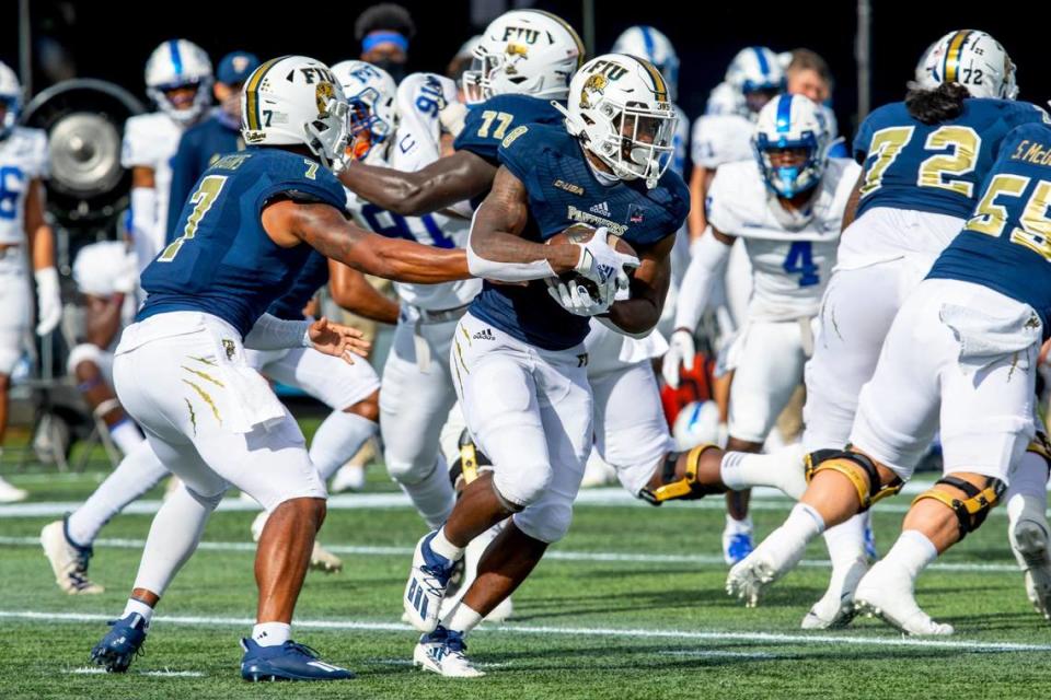 Florida International University running back Lexington Joseph (8) runs the ball during the first half of a football game against Middle Tennessee at Riccardo Silva Stadium in Miami, Florida, on Saturday, October 10, 2020.