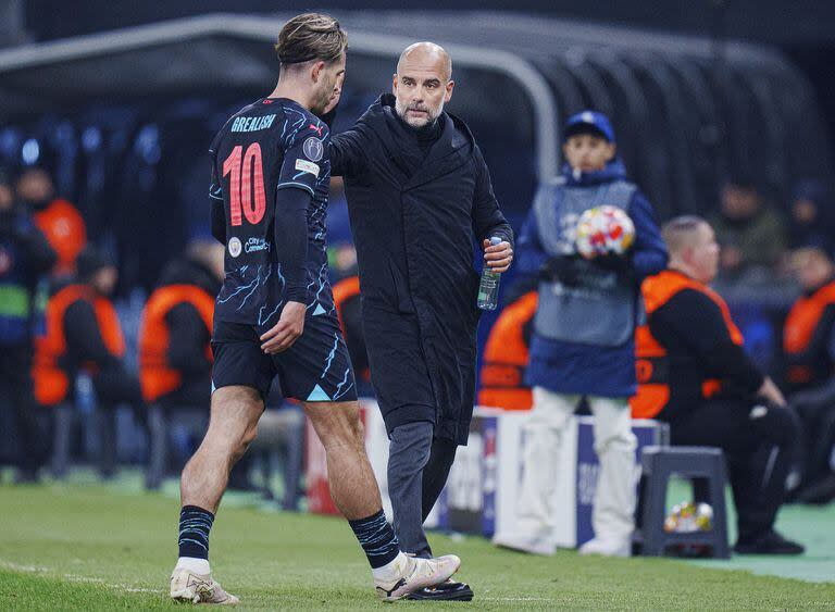 Grealish se va lesionado, para preocupación de Guardiola