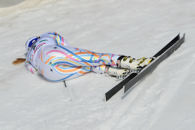 SCHLADMING, AUSTRIA - MARCH 18: (FRANCE OUT) Lindsey Vonn of the United States falls during the Audi FIS Alpine Ski World Cup Women's Giant Slalom on March 18, 2012 in Schladming, Austria. (Photo by Alain Grosclaude/Agence Zoom/Getty Images)